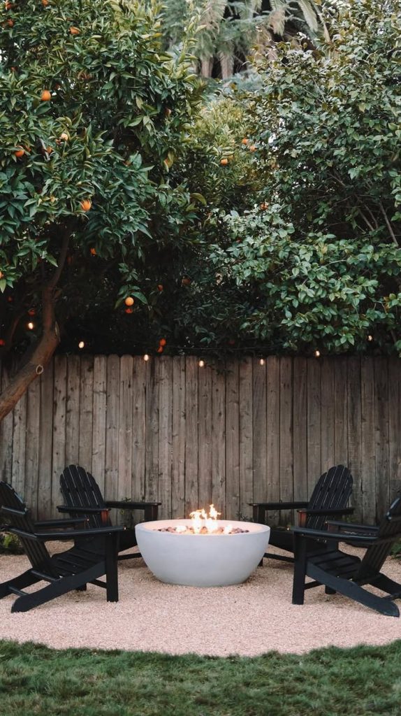 37+ Simple Backyard Fire Pit Ideas for Cozy Gathering Spots - Grow Your ...