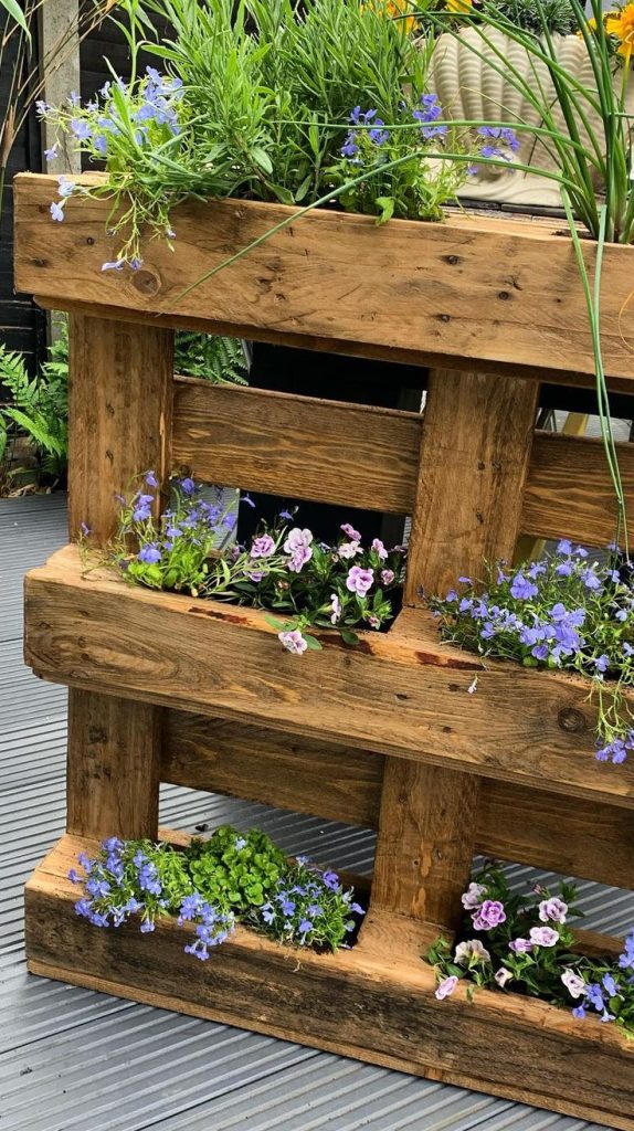 22+ Unique Pallet Garden Furniture Ideas - Grow Your Yard