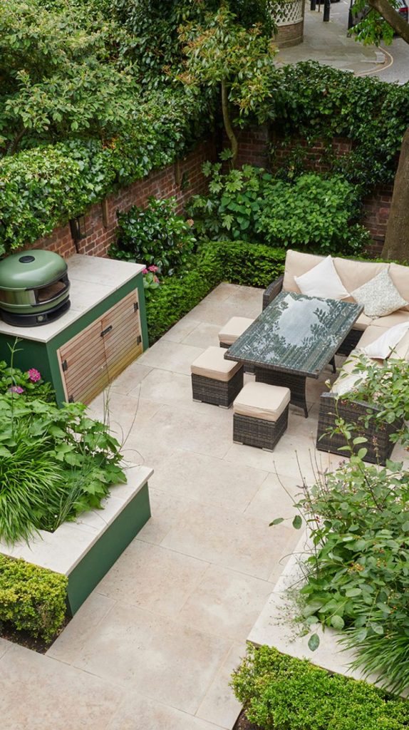 29+ Simple & Refreshing Courtyard Garden Design Ideas - Grow Your Yard