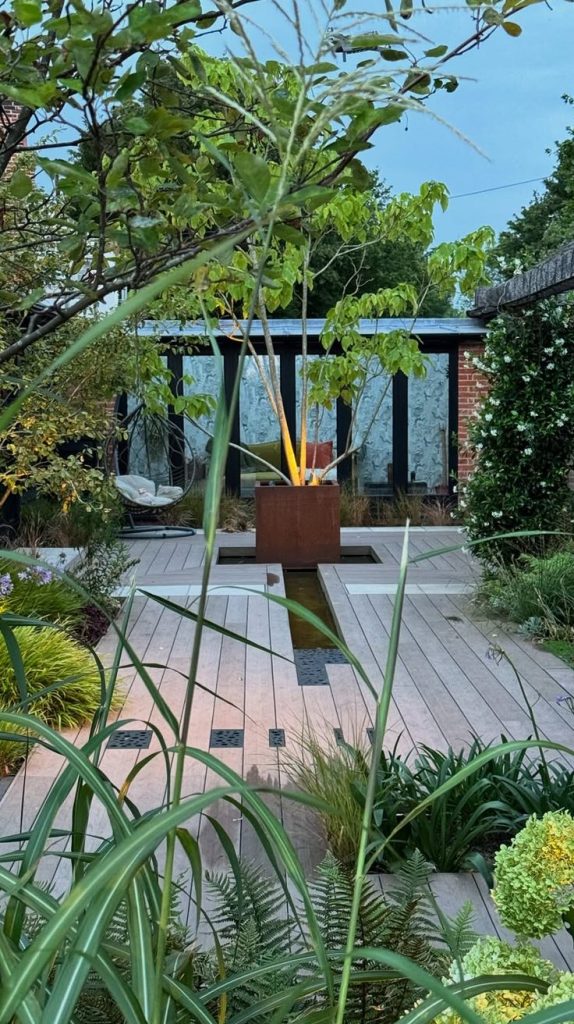 29+ Simple & Refreshing Courtyard Garden Design Ideas - Grow Your Yard