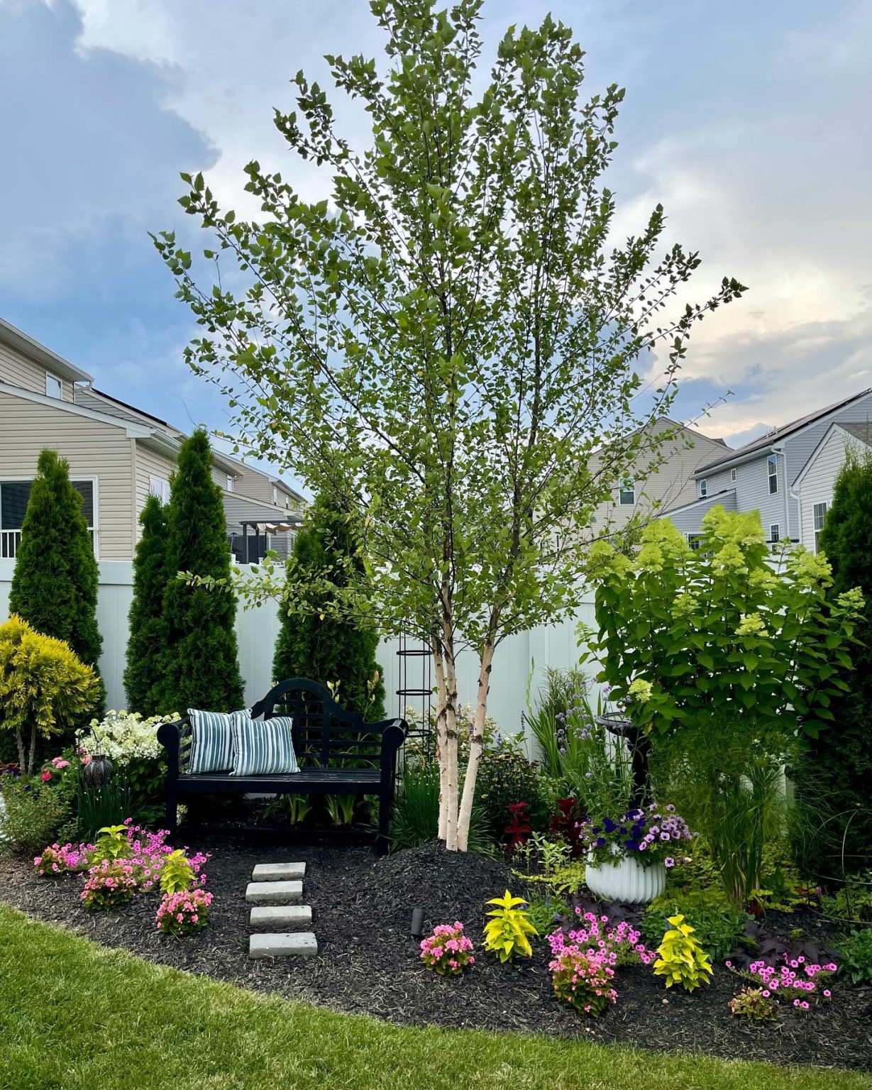22+ Genius Under Tree Landscaping Ideas You Can Do Today! - Grow Your Yard